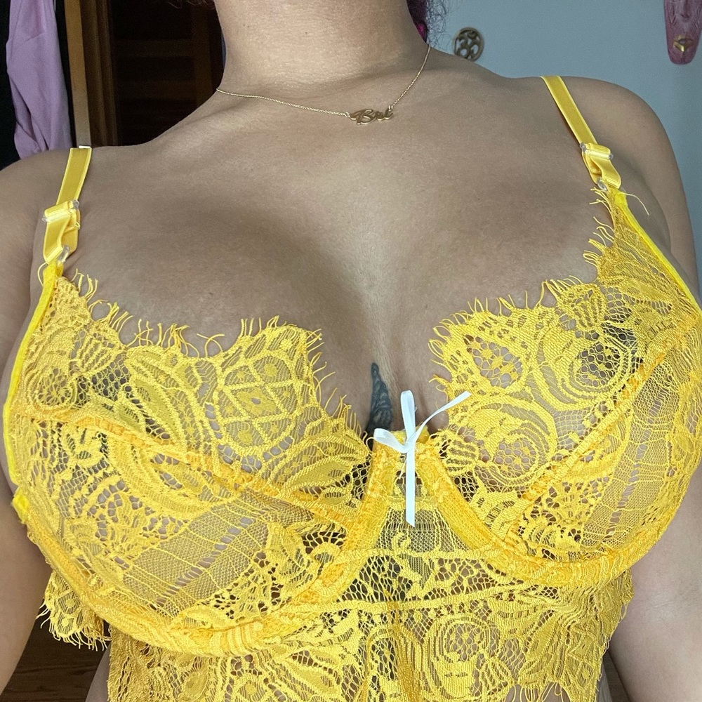 Mustard lace lingerie set